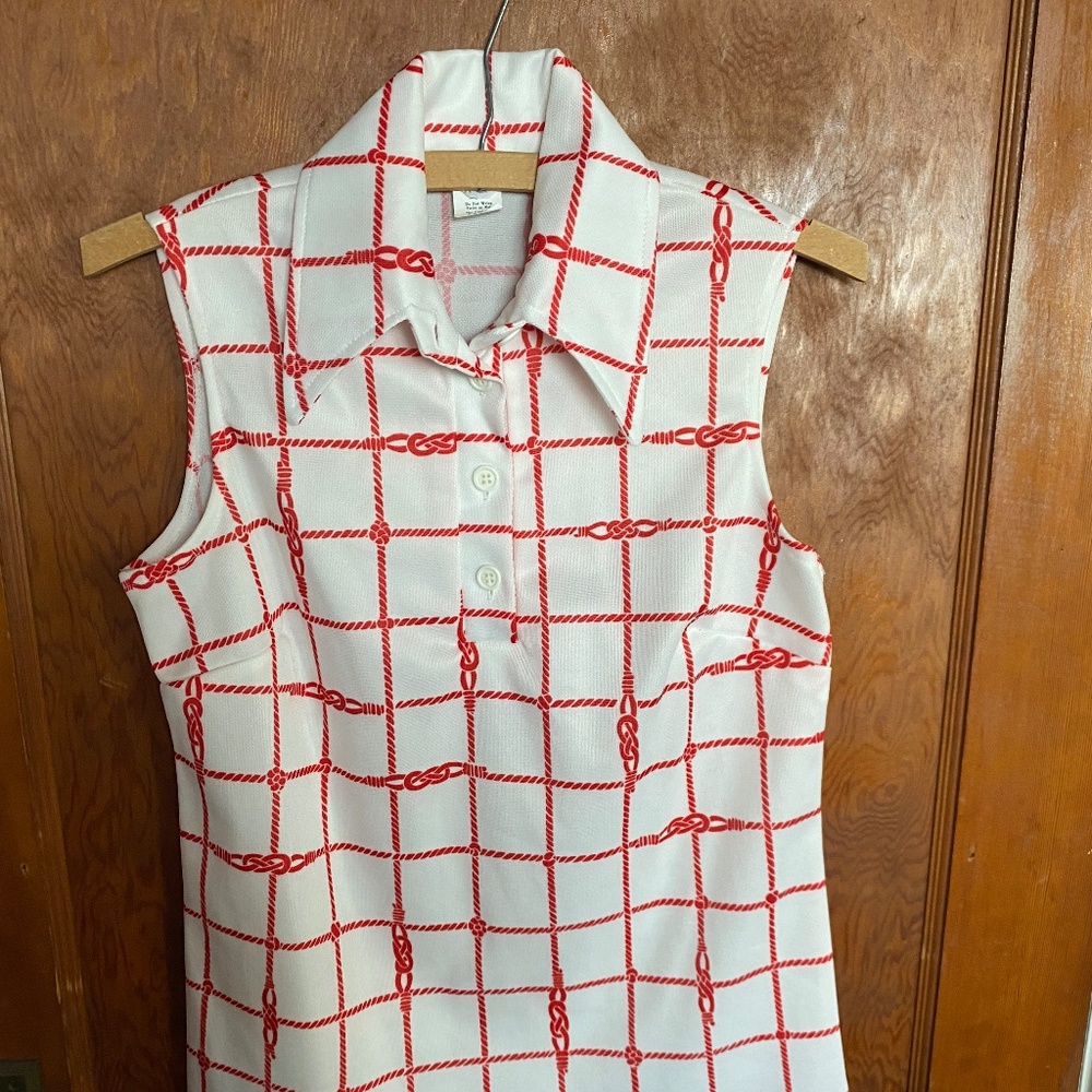 Vintage ladies sleeveless shirt